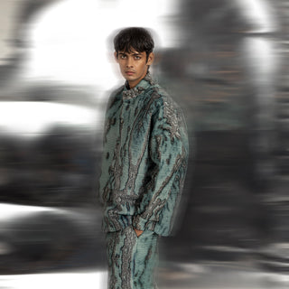 Coast print texture anti-fit drop-down shoulder jacket featuring gusset detail on sleeve. #abhisheksharma #fashiondesignerabhisheksharma #reef #redcarpet #shortdress #abhishekstudio #lfw #fdci