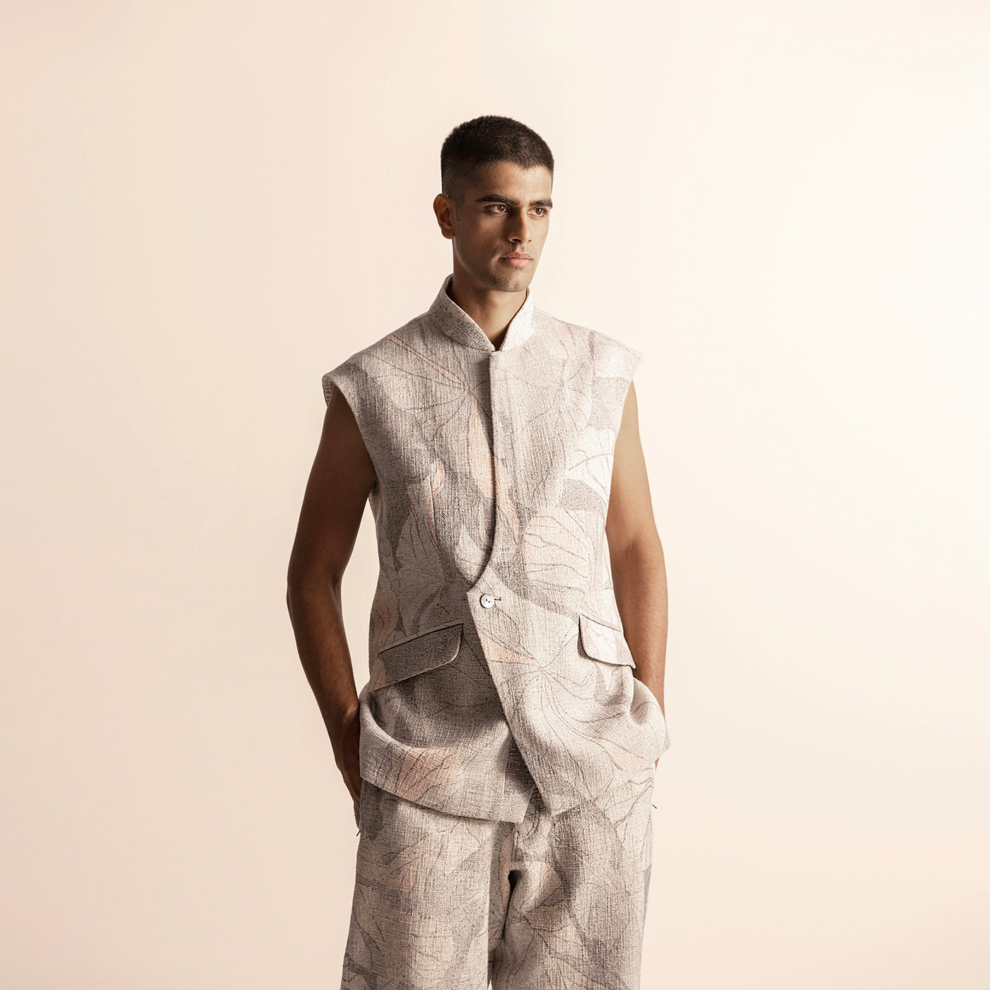 Sleeveless jacket coord set – versatile fashion-forward twin set