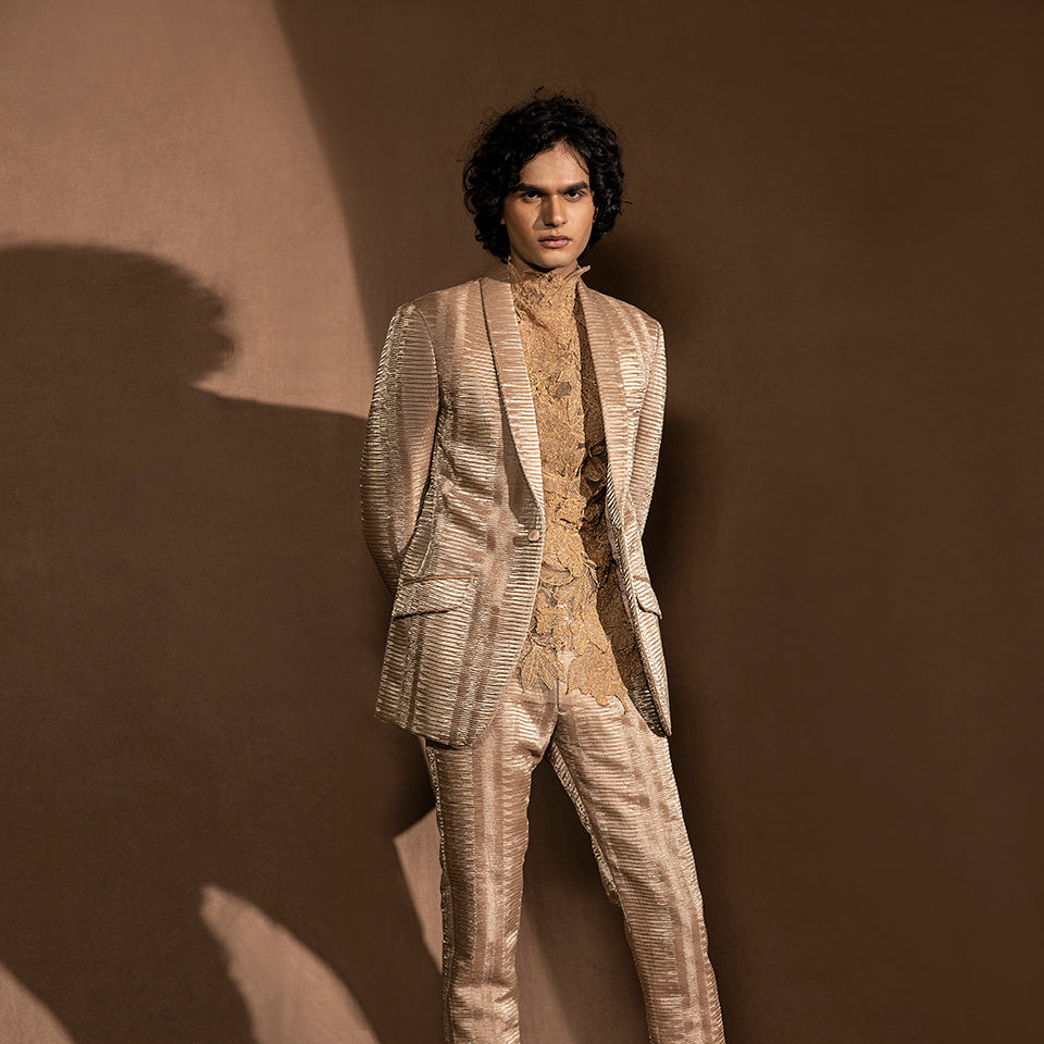 One button style jacket – refined minimalist one-button formalwear, cocktail suit, menswear.